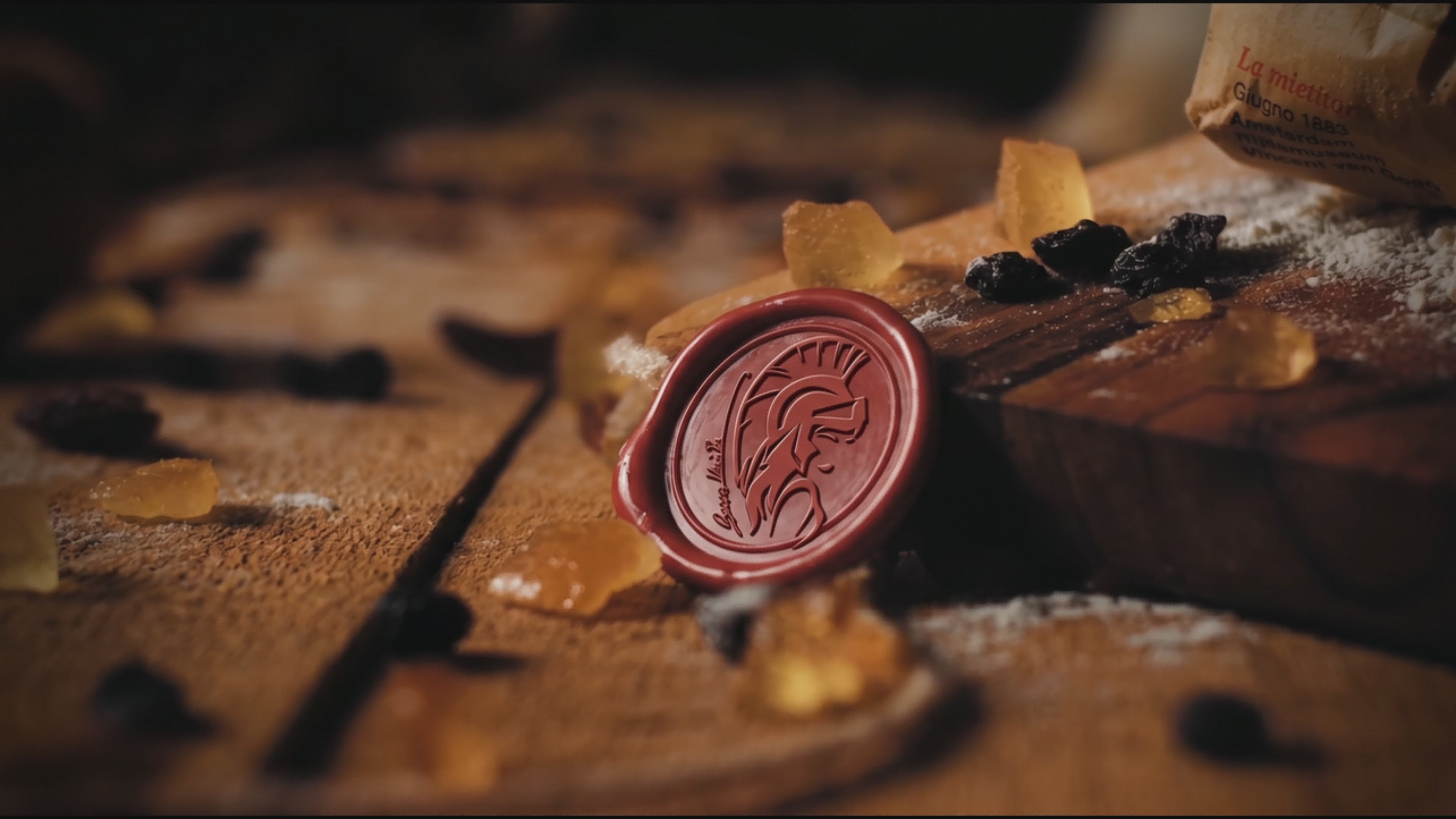 Carica il video: 